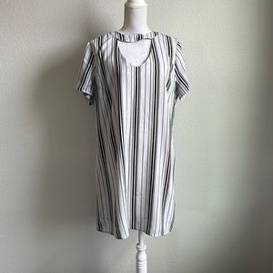 COPY - Skies Are Blue Chocker Dress Size XL L31